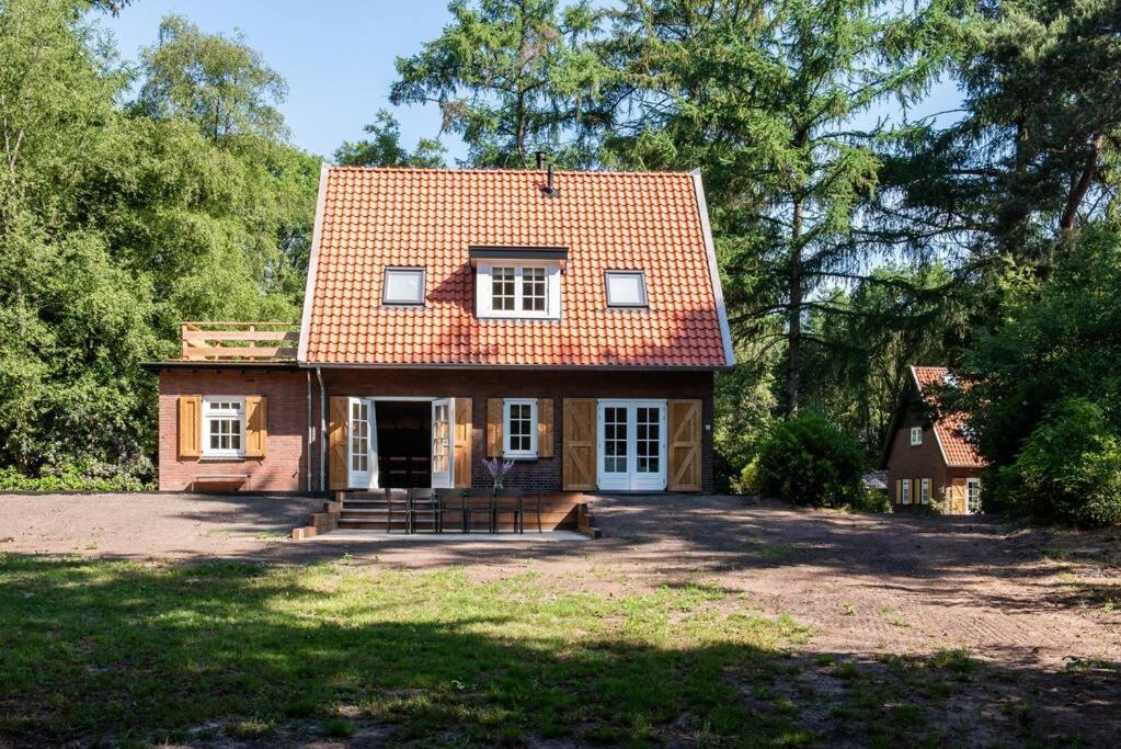 Fantastisch Familiehuis Met Grote Tuin I Bosrijk Lunteren Zewnętrze zdjęcie